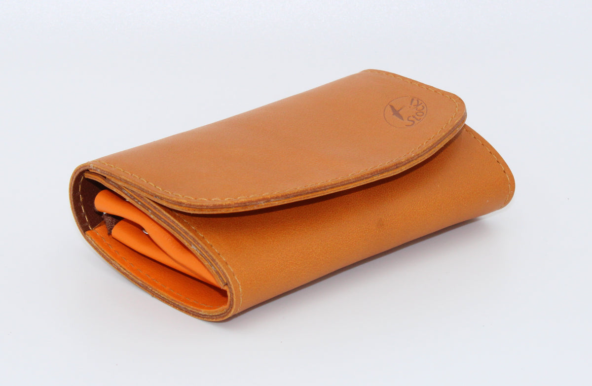 Velino Pocket Portemonnaie aus glattem Rindleder in senfgelb, orange und braun, handgefertigt in der Ledermanufaktur Stocker